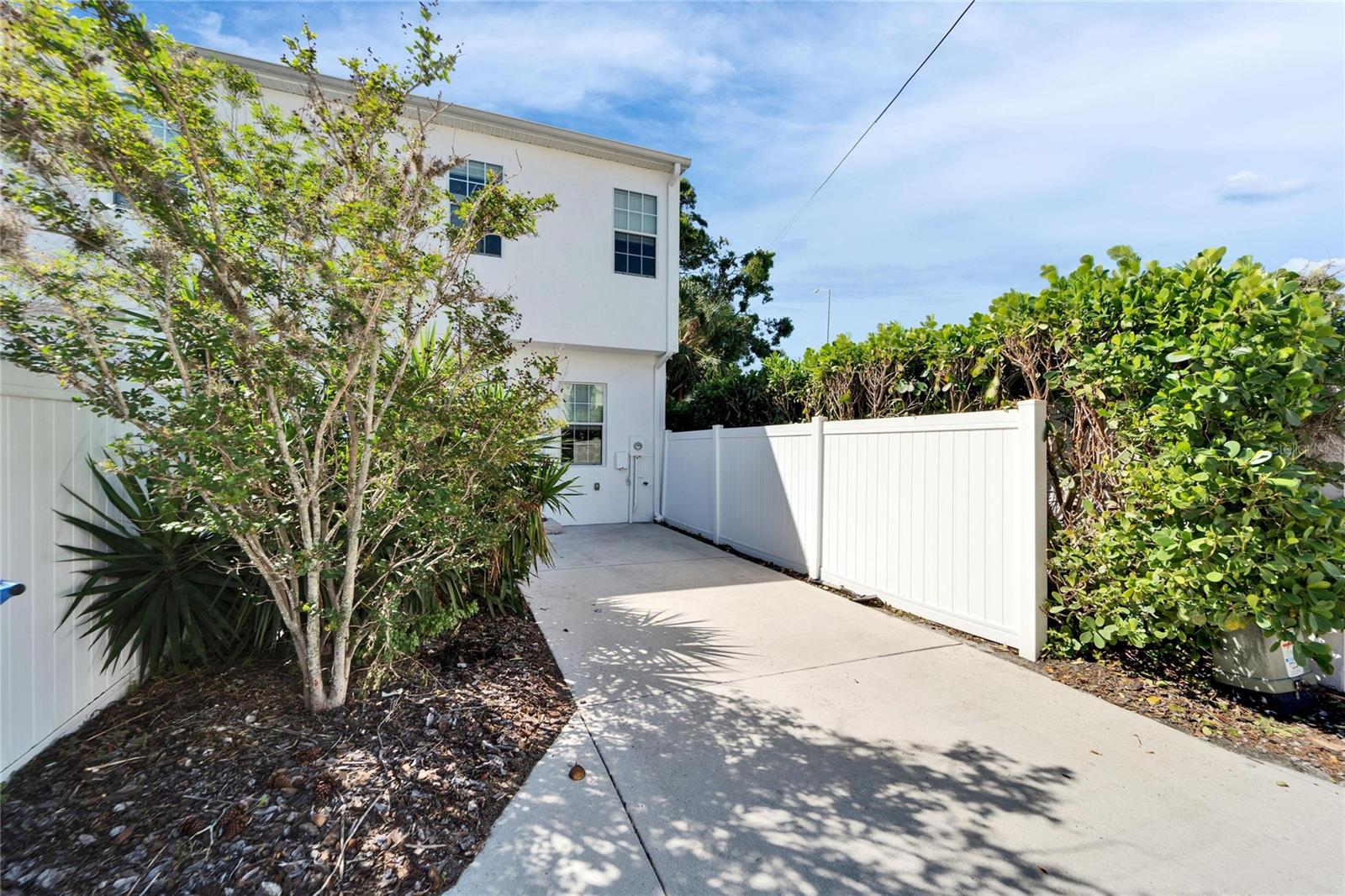 541 DELMAR TER S, ST PETERSBURG, FL, 33701