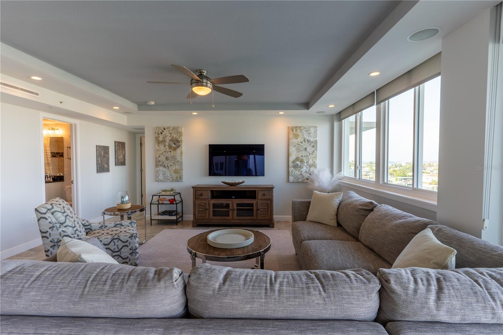 223 ISLAND WAY #5E, CLEARWATER BEACH, FL, 33767