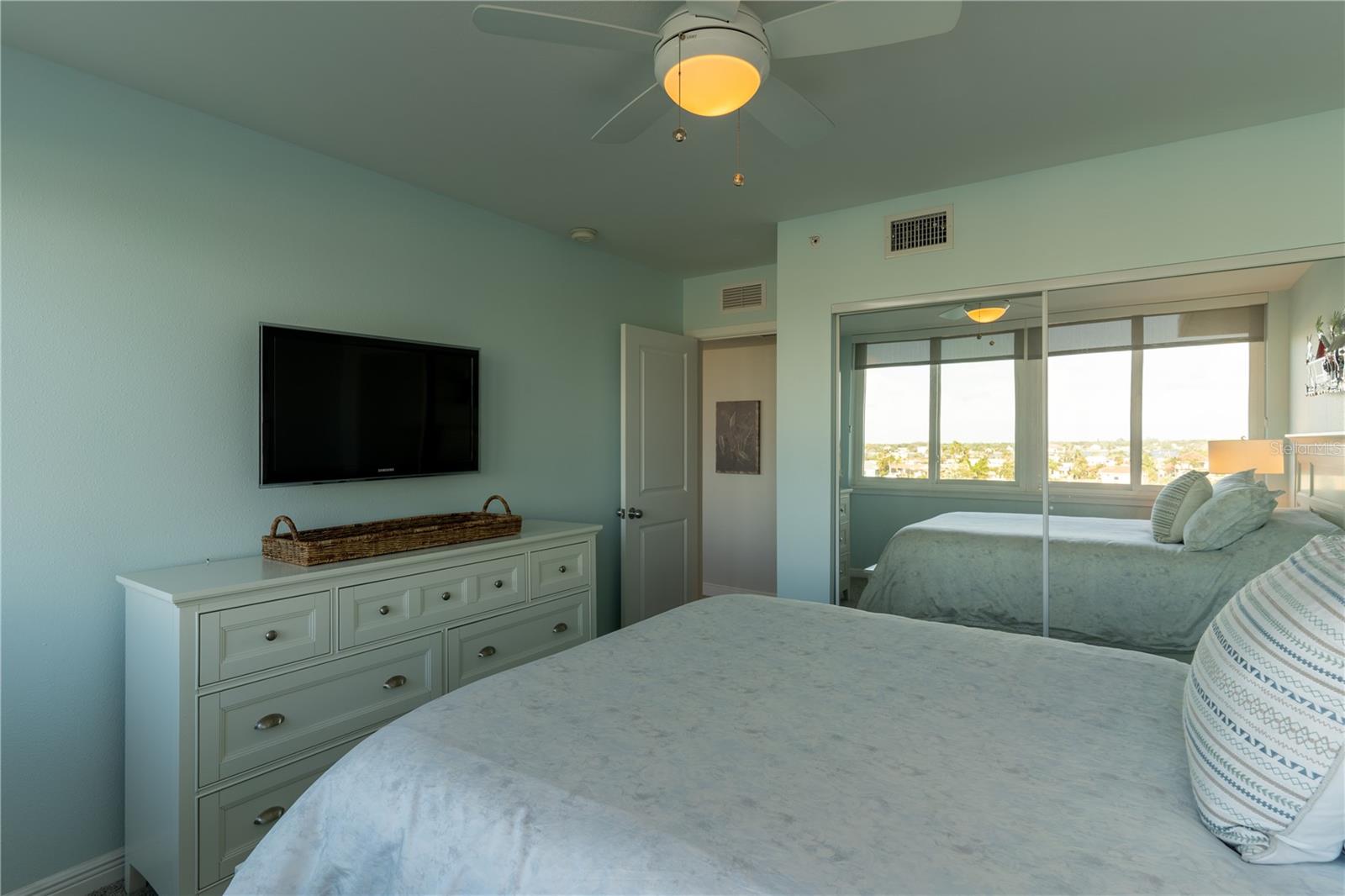 223 ISLAND WAY #5E, CLEARWATER BEACH, FL, 33767
