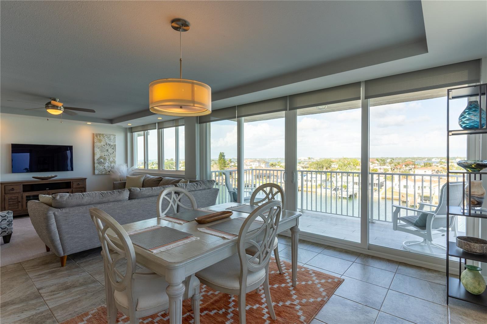 223 ISLAND WAY #5E, CLEARWATER BEACH, FL, 33767