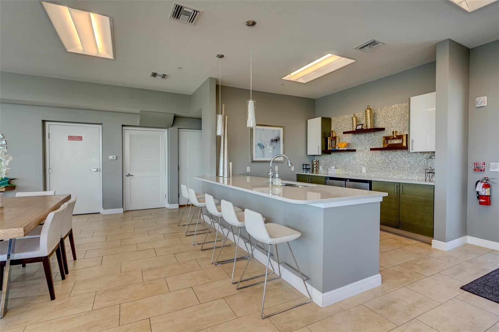 223 ISLAND WAY #5E, CLEARWATER BEACH, FL, 33767