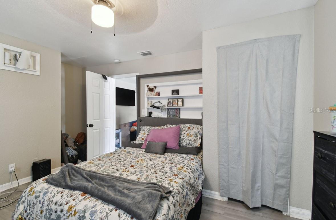 412 E COLUMBUS DR, TAMPA, FL, 33602