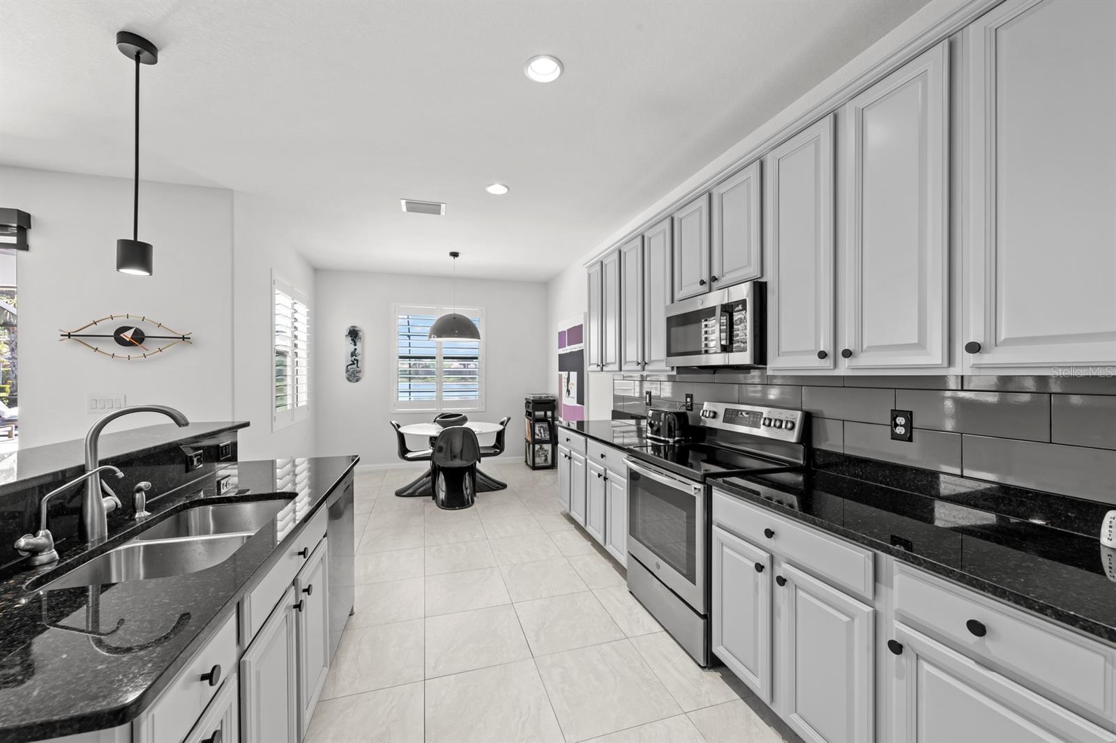 20373 BLACK TREE LN, ESTERO, FL, 33928