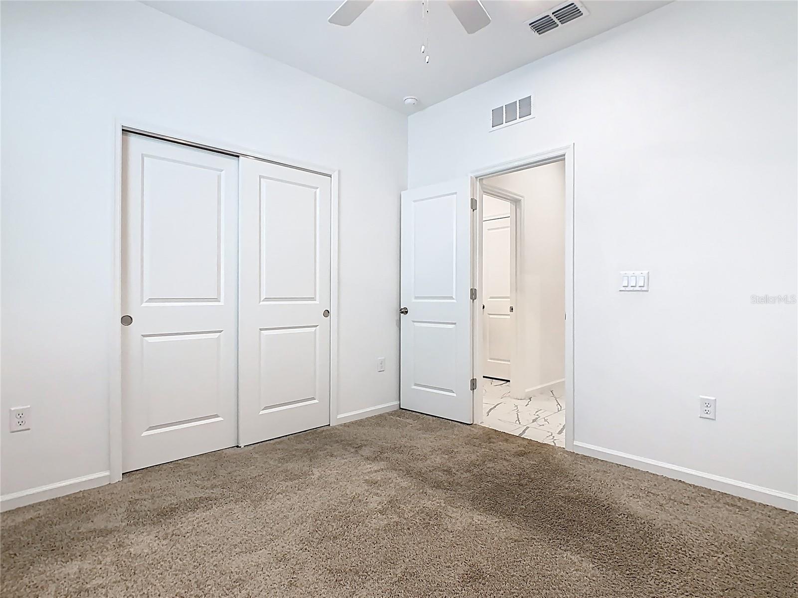 1043 LAKESHORE BREEZE PL, KISSIMMEE, FL, 34747