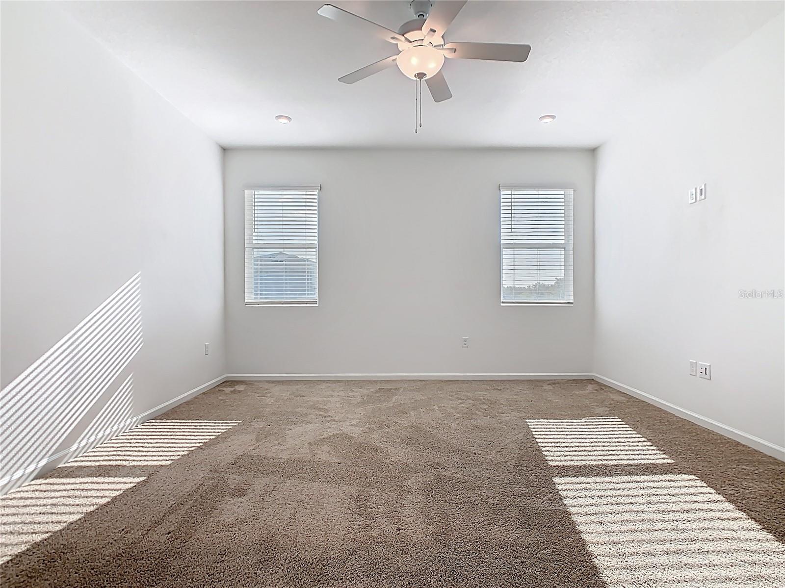 1043 LAKESHORE BREEZE PL, KISSIMMEE, FL, 34747