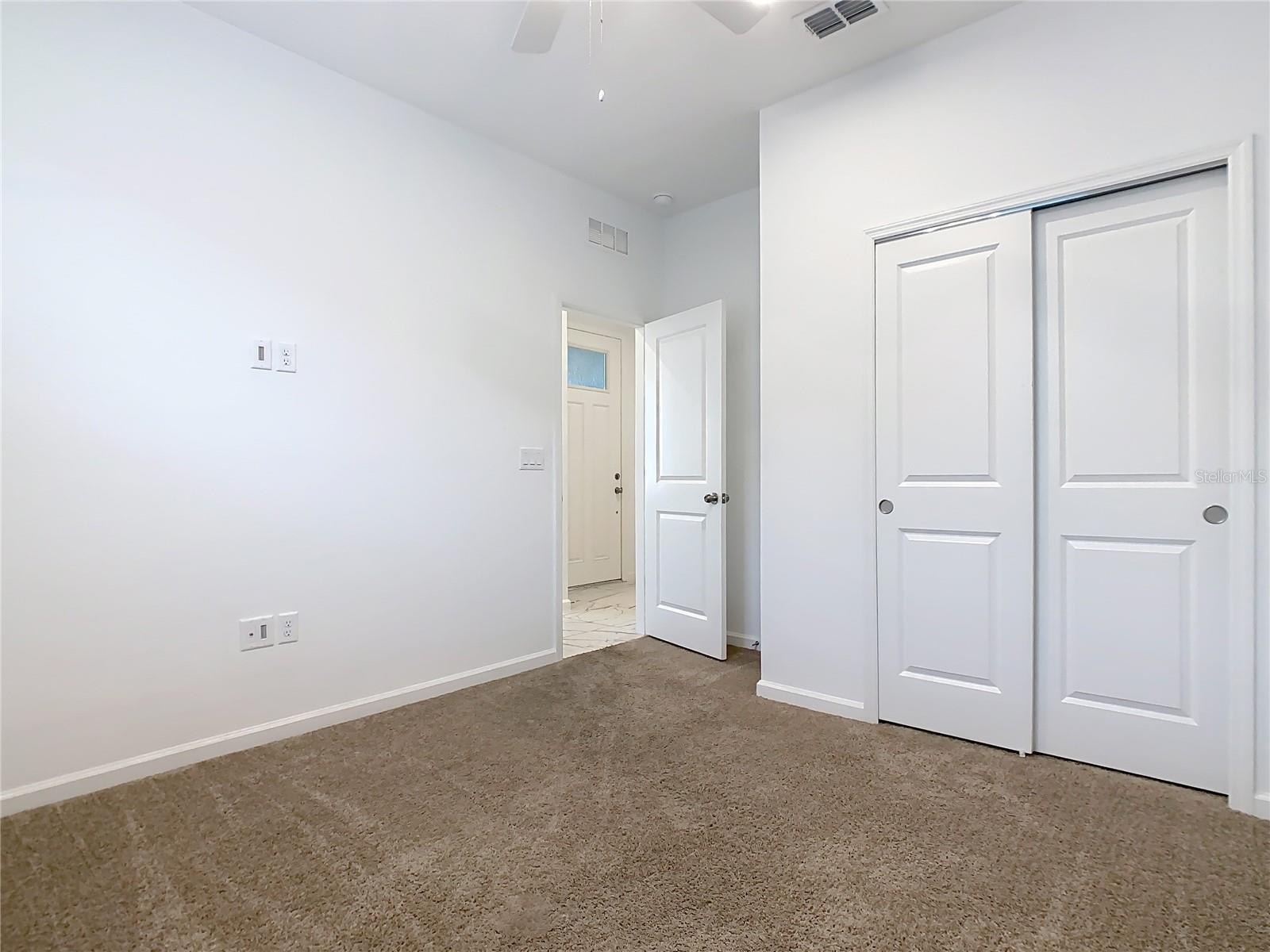 1043 LAKESHORE BREEZE PL, KISSIMMEE, FL, 34747