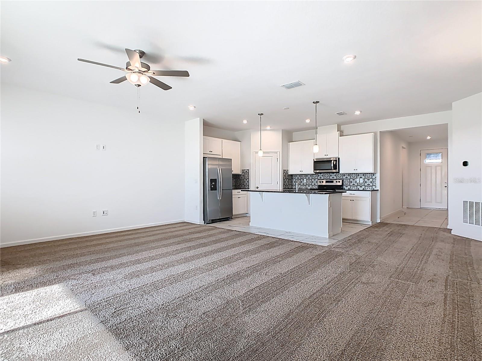 1043 LAKESHORE BREEZE PL, KISSIMMEE, FL, 34747