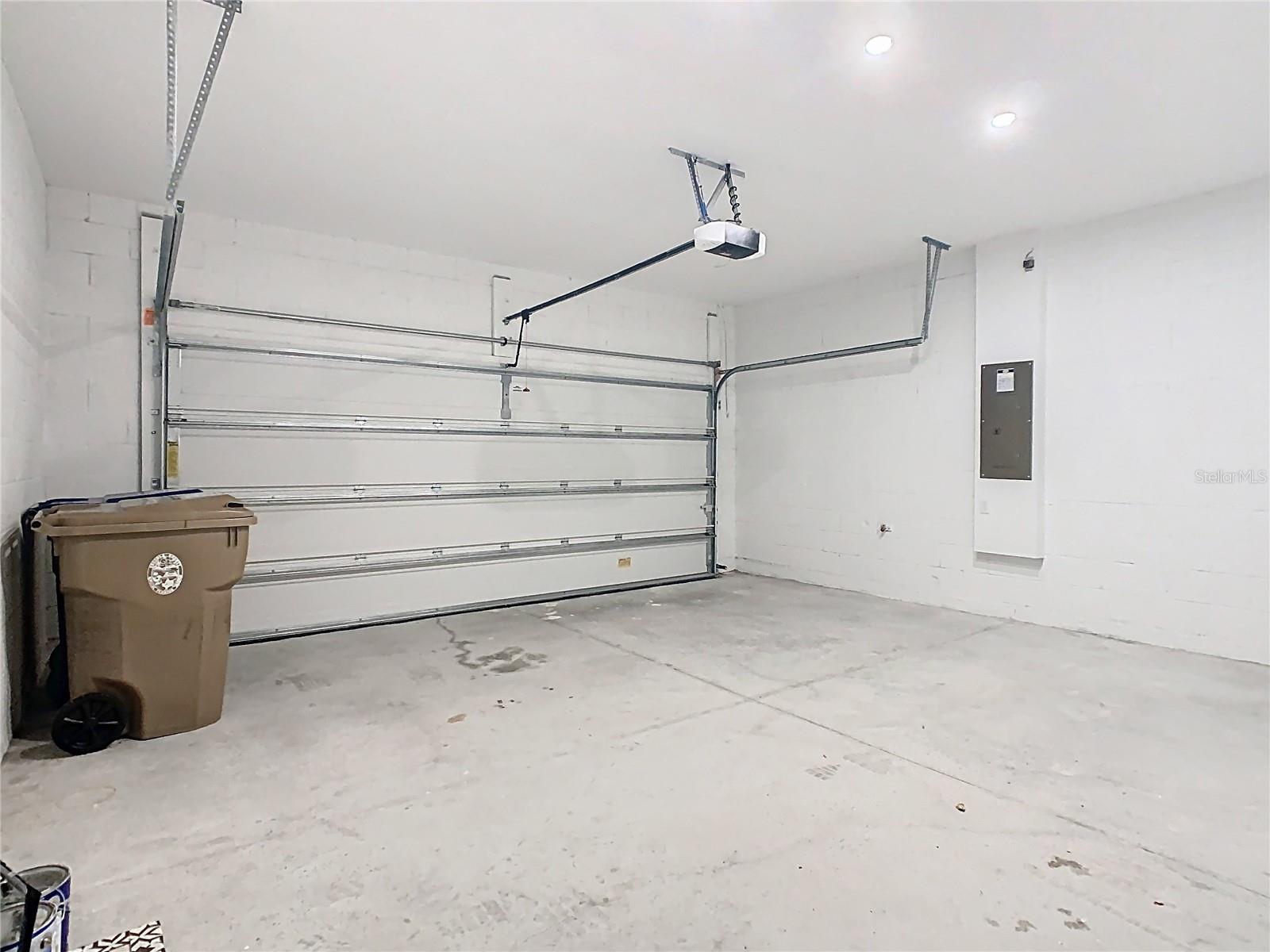 1043 LAKESHORE BREEZE PL, KISSIMMEE, FL, 34747