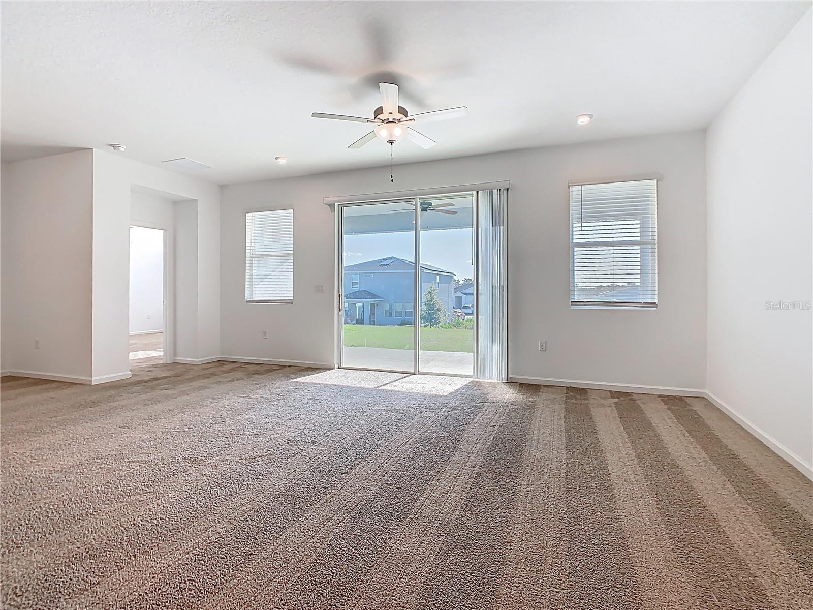 1043 LAKESHORE BREEZE PL, KISSIMMEE, FL, 34747