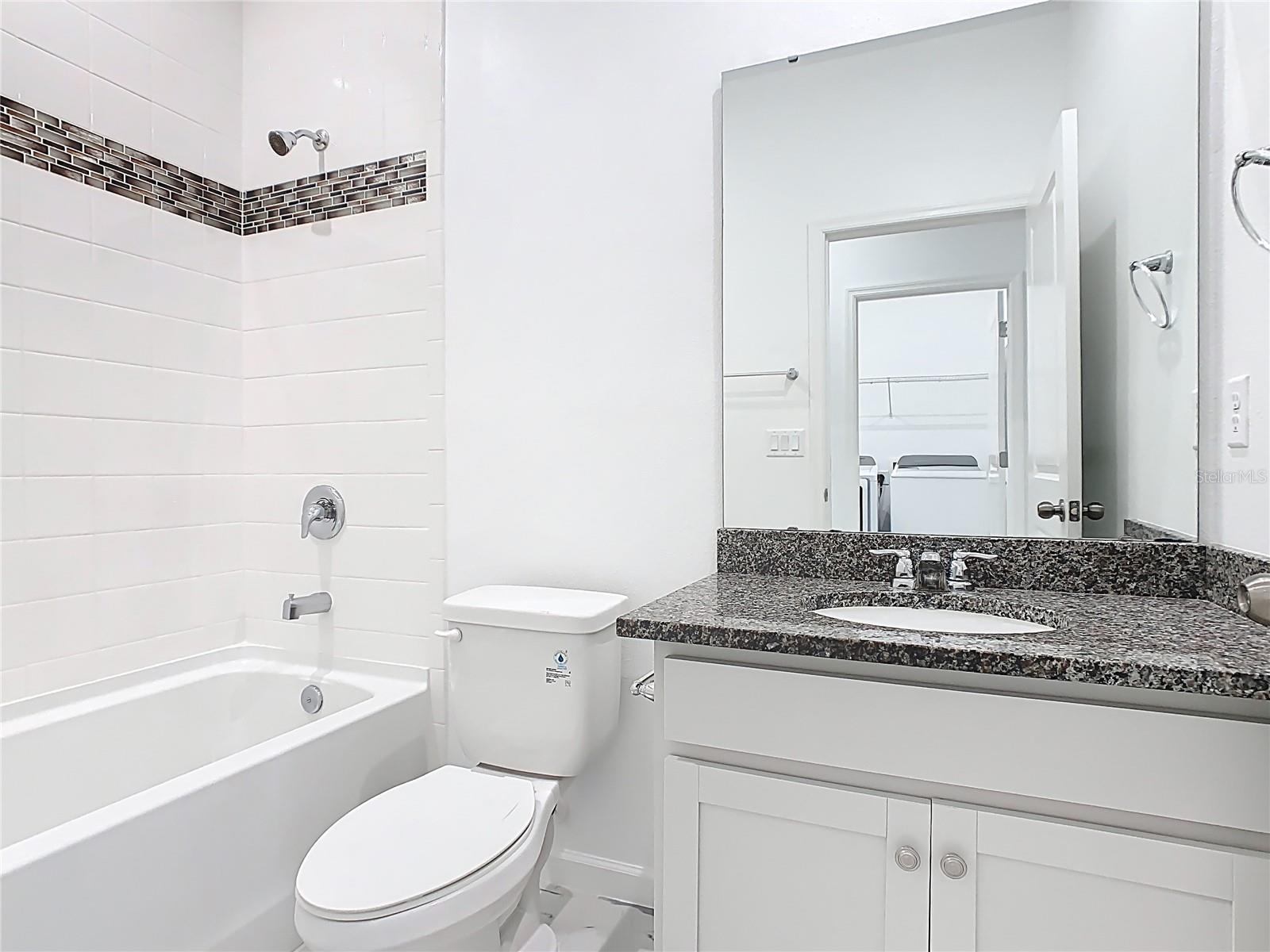 1043 LAKESHORE BREEZE PL, KISSIMMEE, FL, 34747