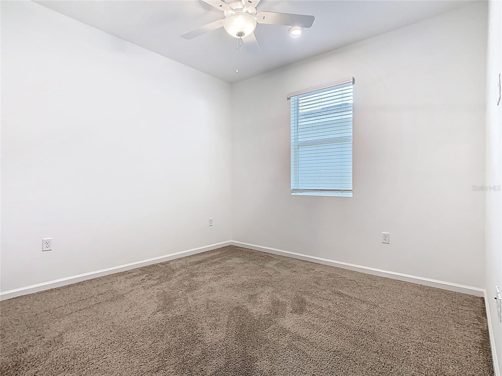 1043 LAKESHORE BREEZE PL, KISSIMMEE, FL, 34747