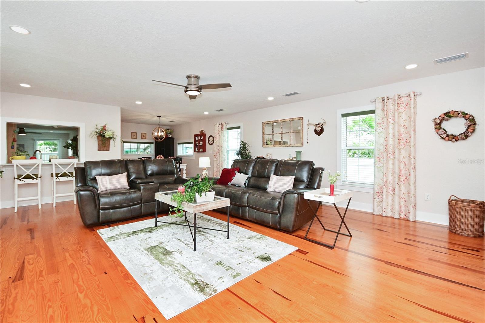 606 S PINE ST, NEW SMYRNA BEACH, FL, 32169