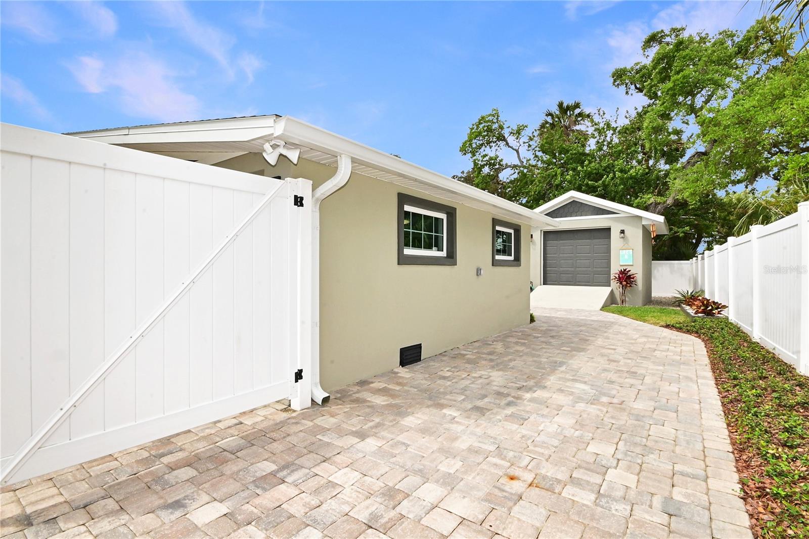 606 S PINE ST, NEW SMYRNA BEACH, FL, 32169