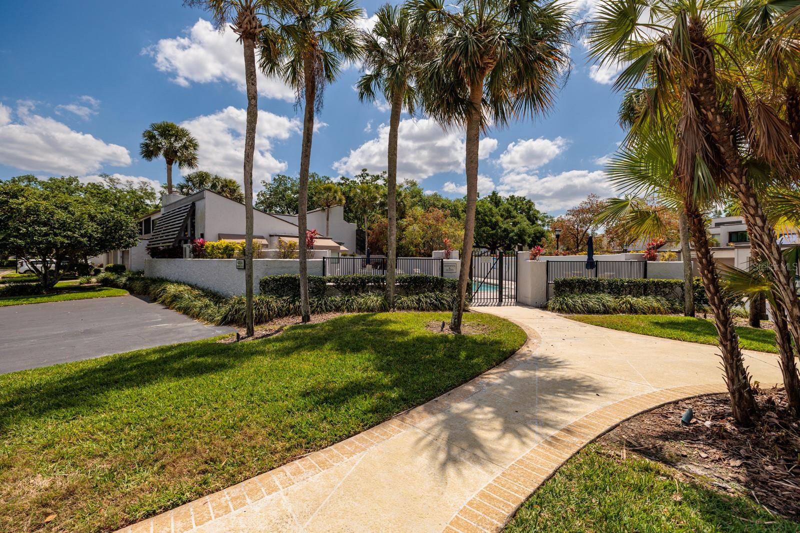 4207 FAIRWAY RUN, TAMPA, FL, 33618