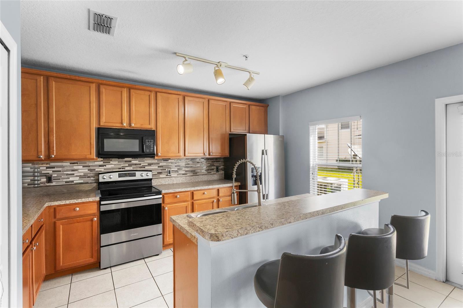 2075 CYPRESS BAY BLVD, KISSIMMEE, FL, 34743