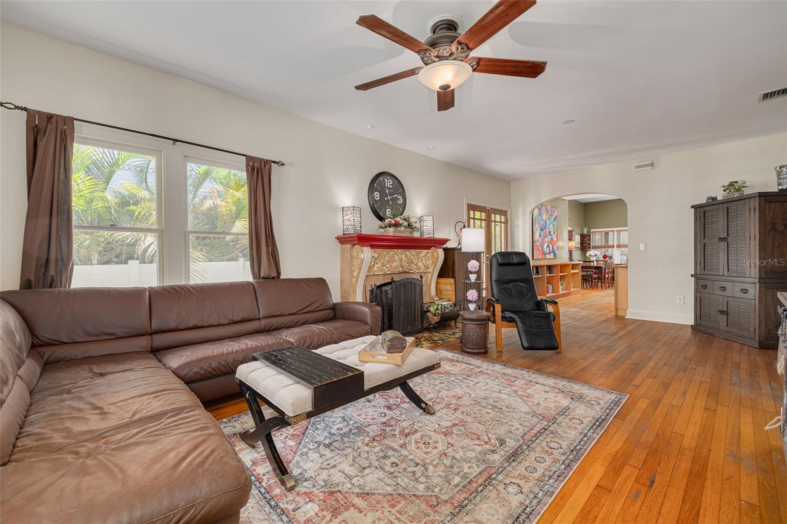 300 16TH AVE N, ST PETERSBURG, FL, 33704