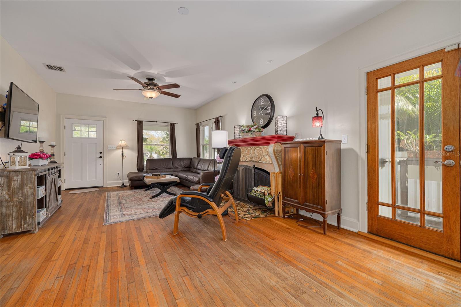 300 16TH AVE N, ST PETERSBURG, FL, 33704