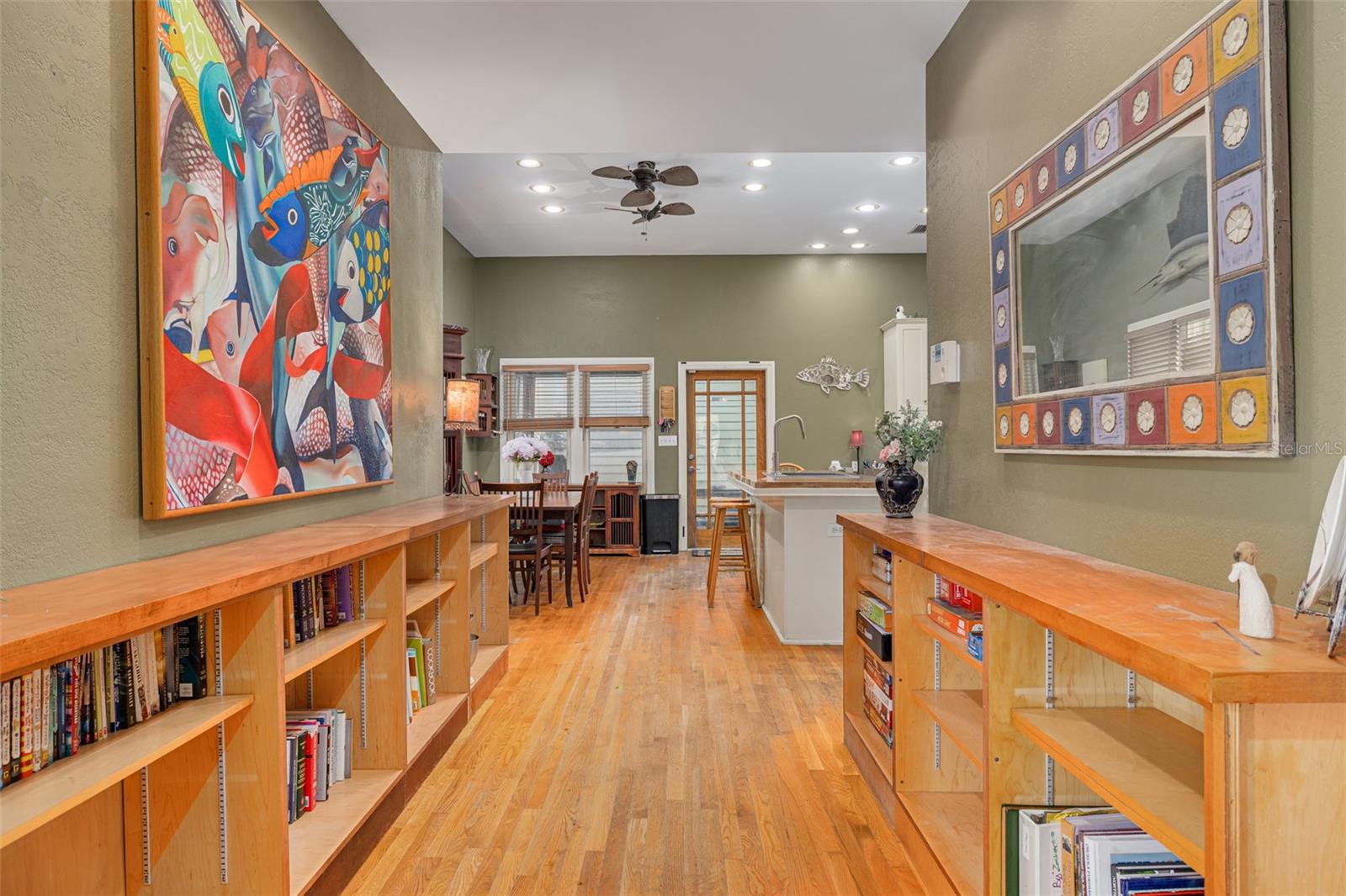 300 16TH AVE N, ST PETERSBURG, FL, 33704