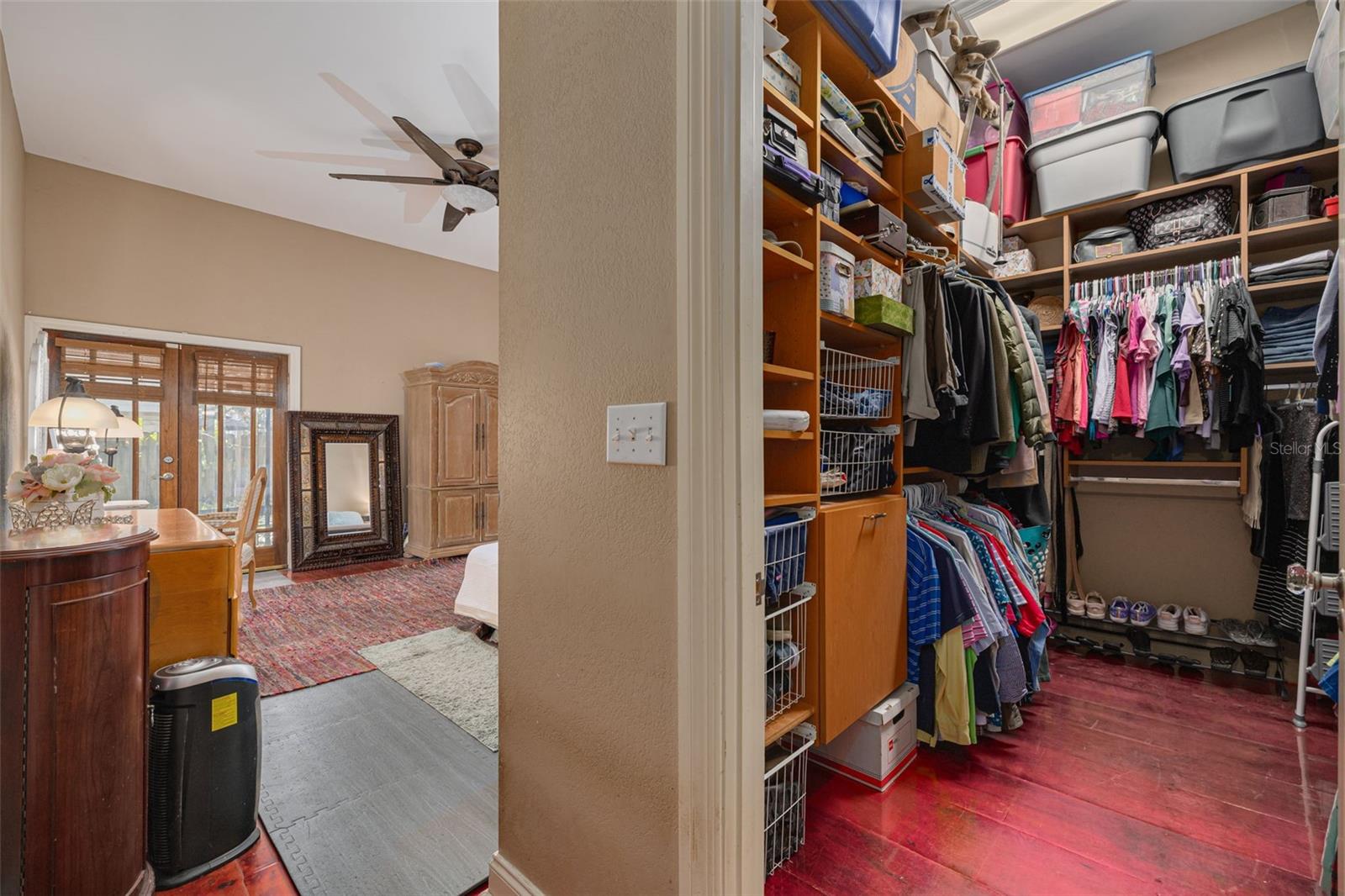 300 16TH AVE N, ST PETERSBURG, FL, 33704