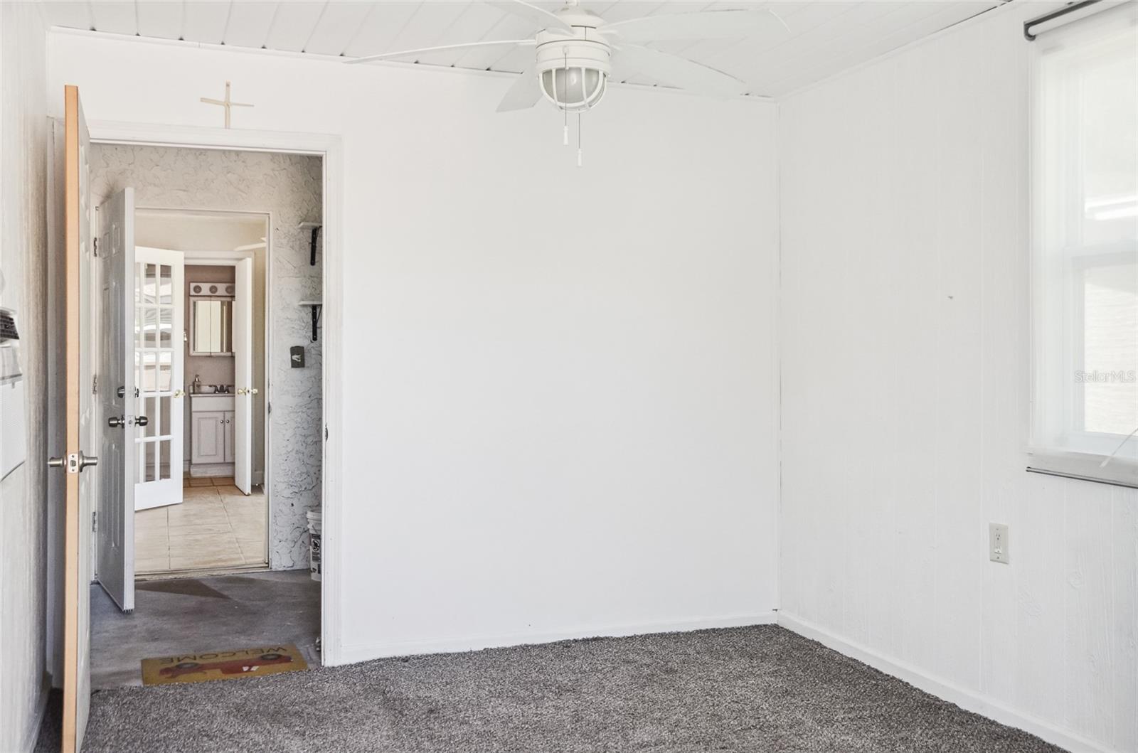 813 89TH AVE N, ST PETERSBURG, FL, 33702