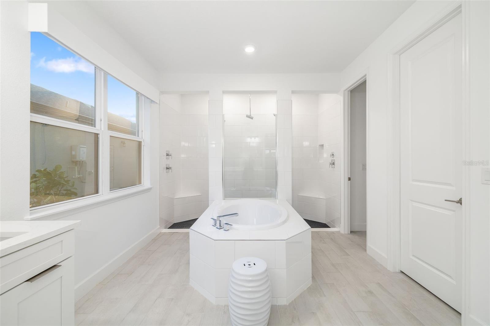 16626 PAYNES MILL DR, LAKEWOOD RANCH, FL, 34211