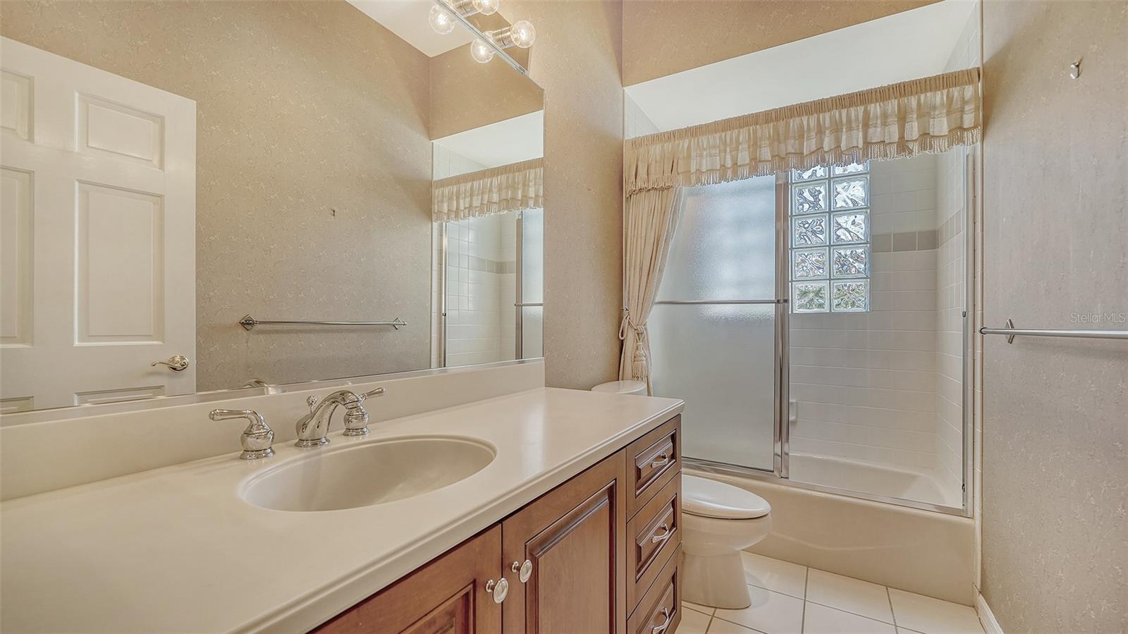 2924 JEFF MYERS CIR, SARASOTA, FL, 34240