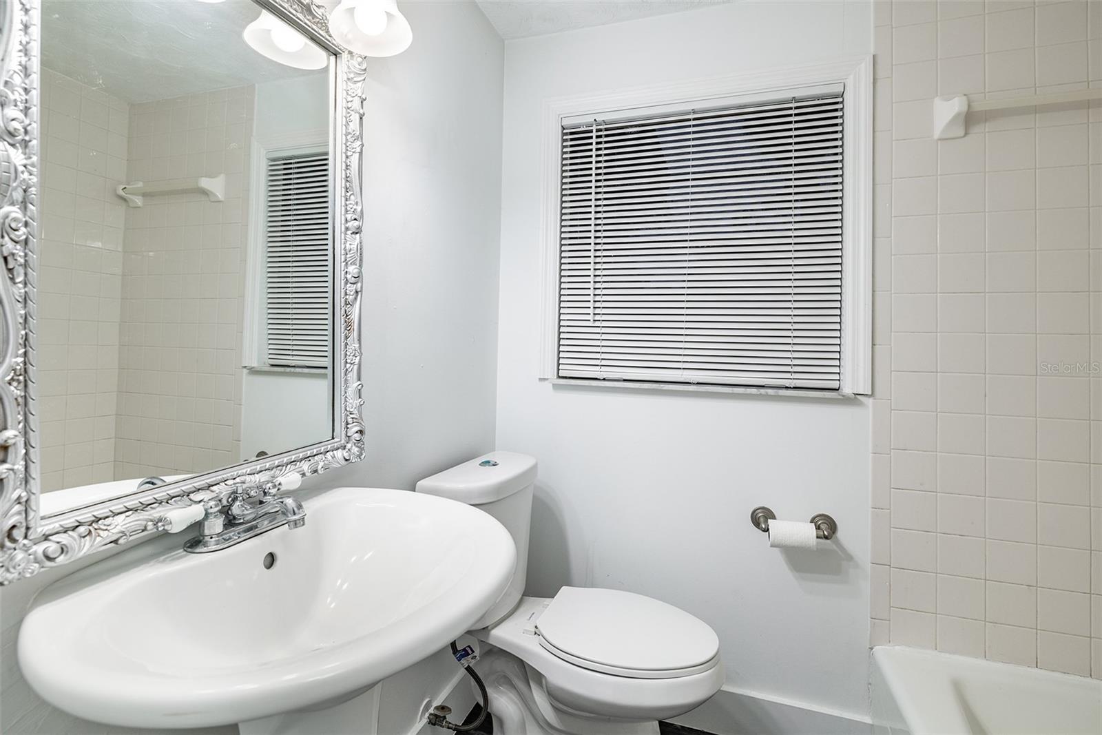 2404 W NORTH B ST, TAMPA, FL, 33609