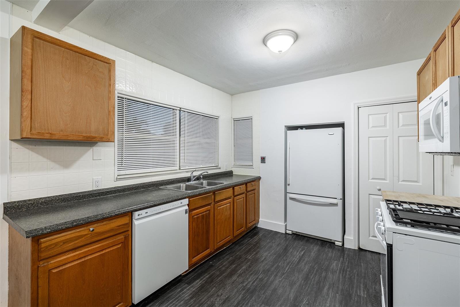 2404 W NORTH B ST, TAMPA, FL, 33609