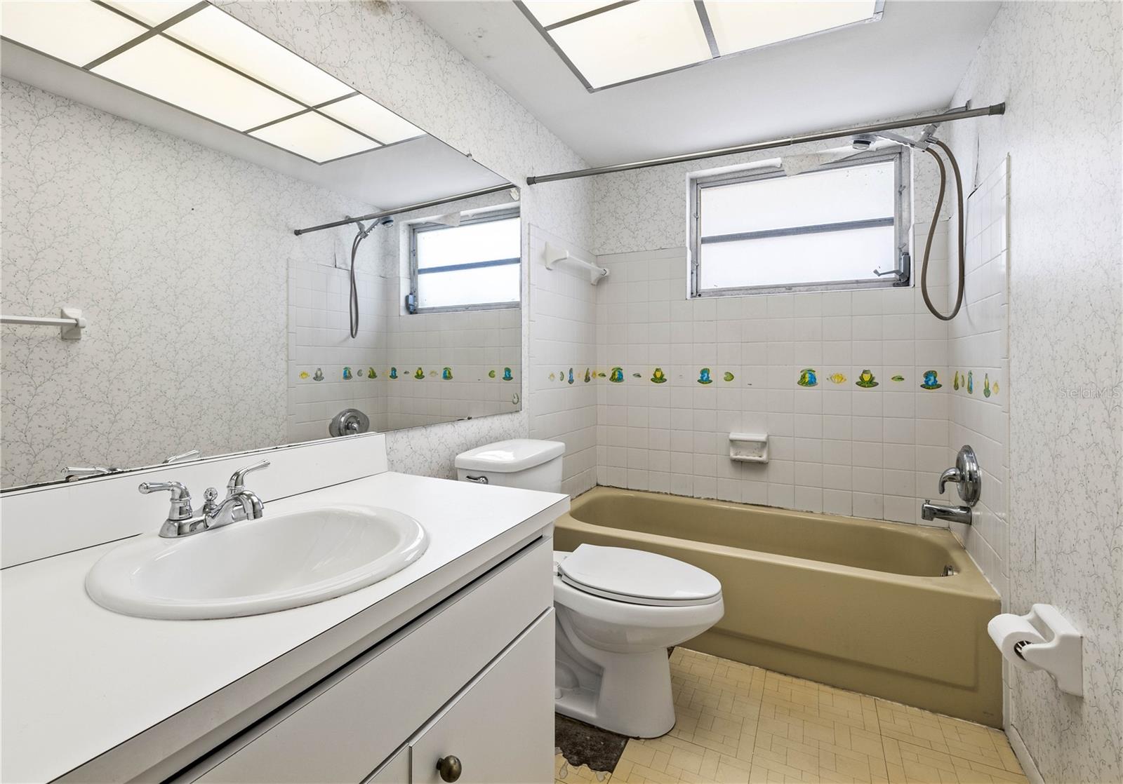 2436 BEACON GROVES BLVD, PALM HARBOR, FL, 34683