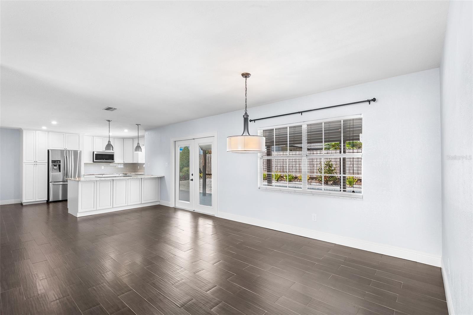 2096 LAKE ARIANA BLVD, AUBURNDALE, FL, 33823