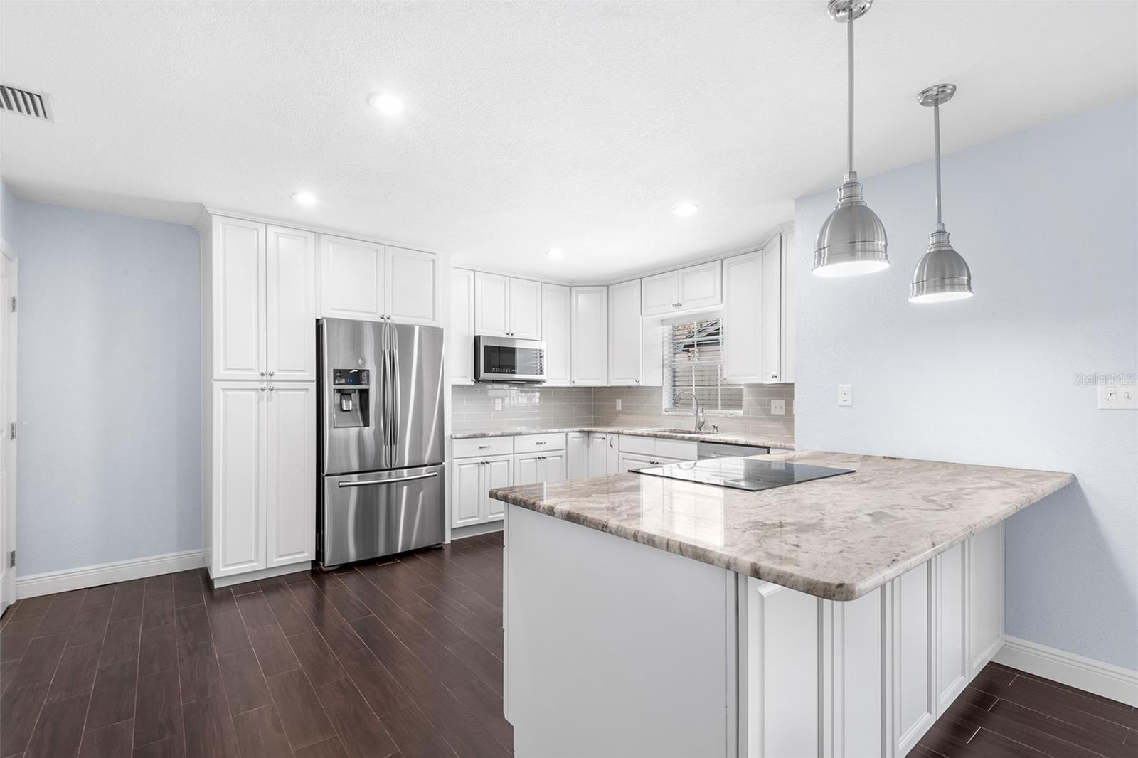 2096 LAKE ARIANA BLVD, AUBURNDALE, FL, 33823