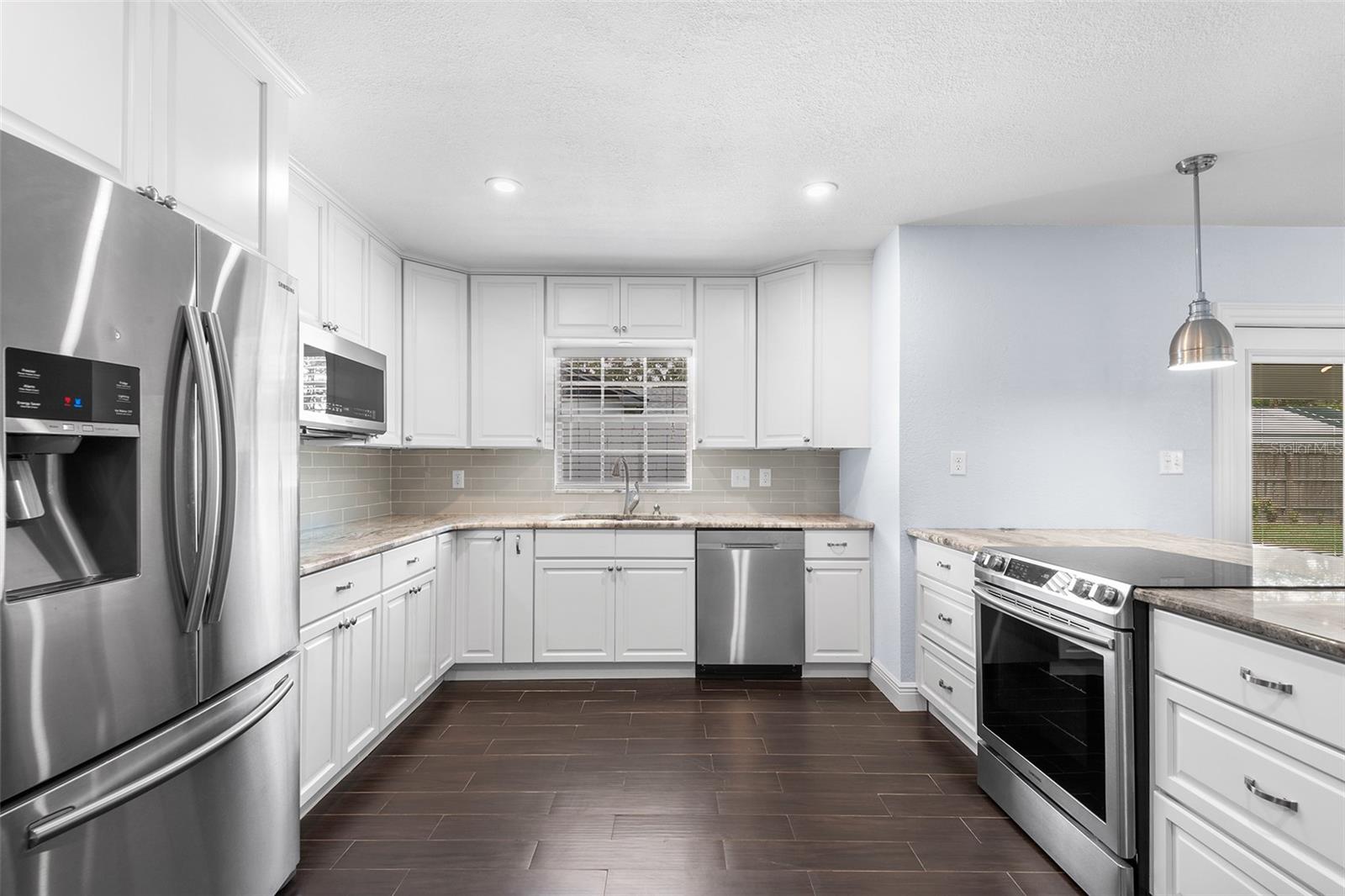 2096 LAKE ARIANA BLVD, AUBURNDALE, FL, 33823