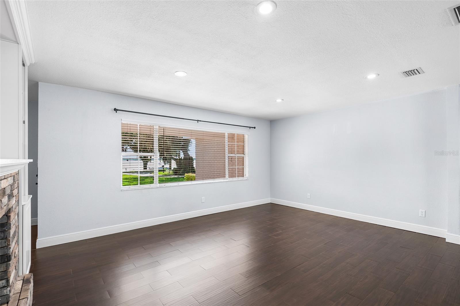 2096 LAKE ARIANA BLVD, AUBURNDALE, FL, 33823
