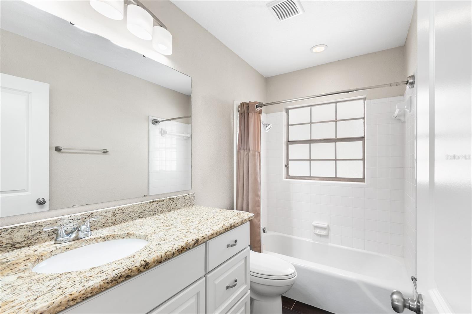 2096 LAKE ARIANA BLVD, AUBURNDALE, FL, 33823