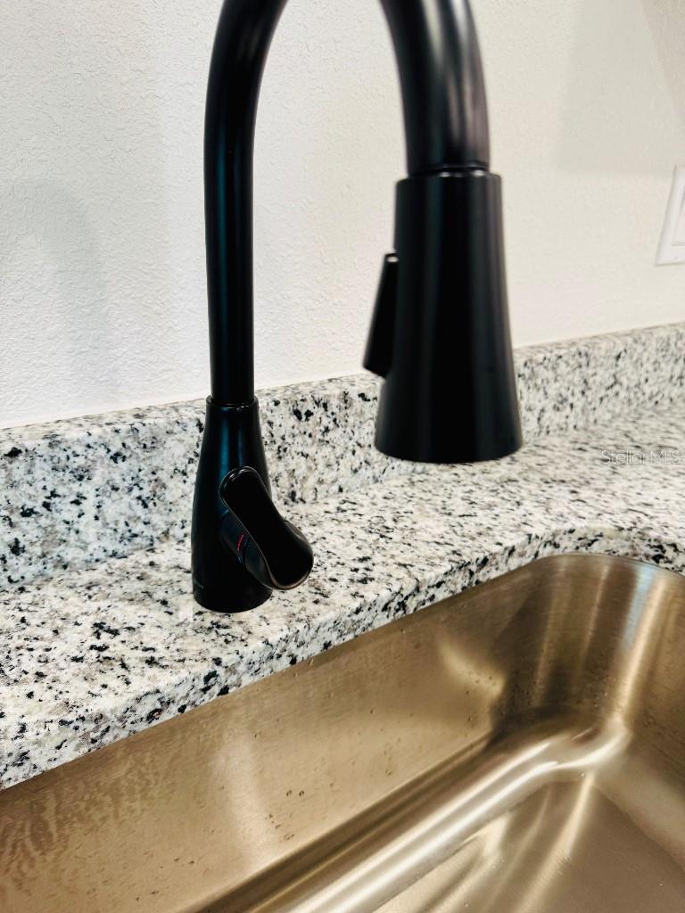 232 THOMAS AVE, FROSTPROOF, FL, 33843