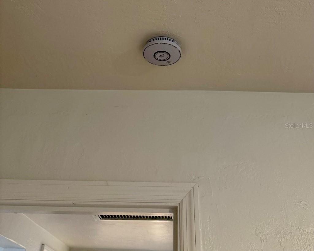 232 THOMAS AVE, FROSTPROOF, FL, 33843