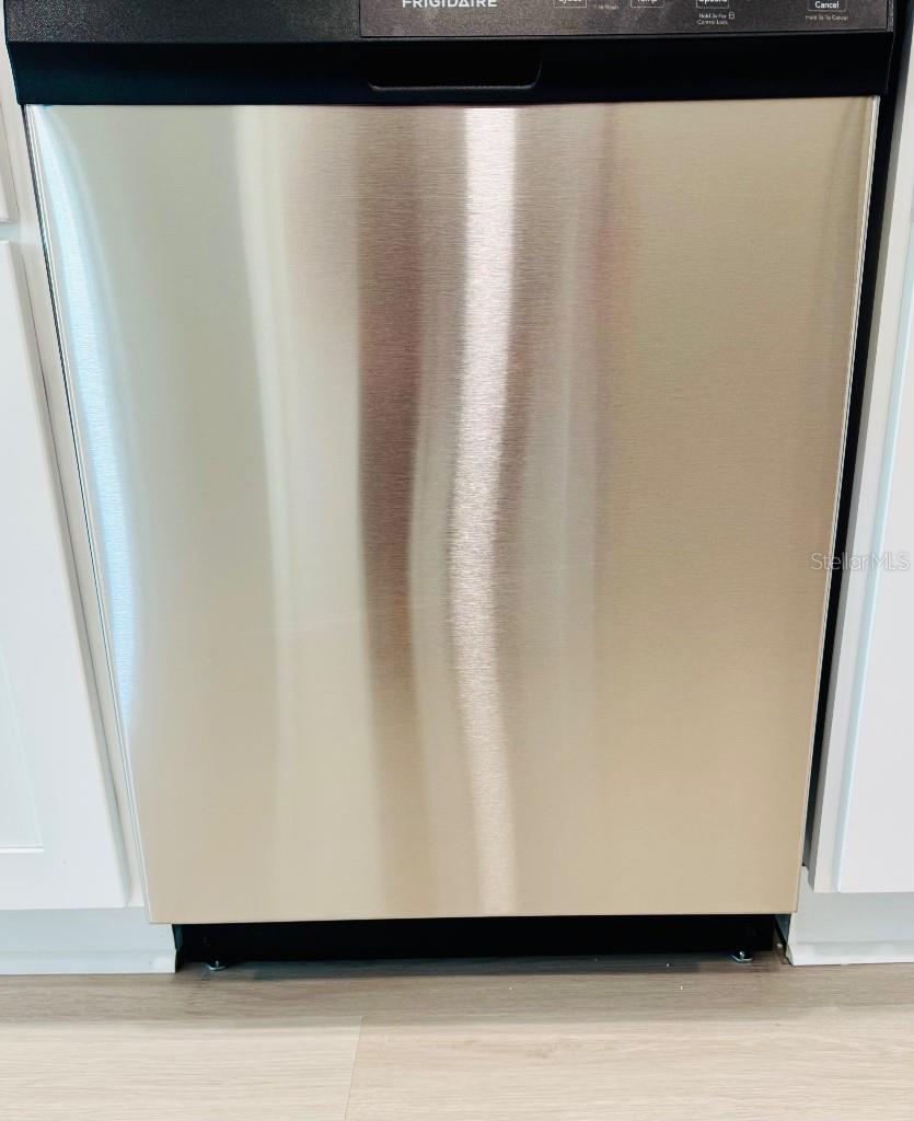 232 THOMAS AVE, FROSTPROOF, FL, 33843