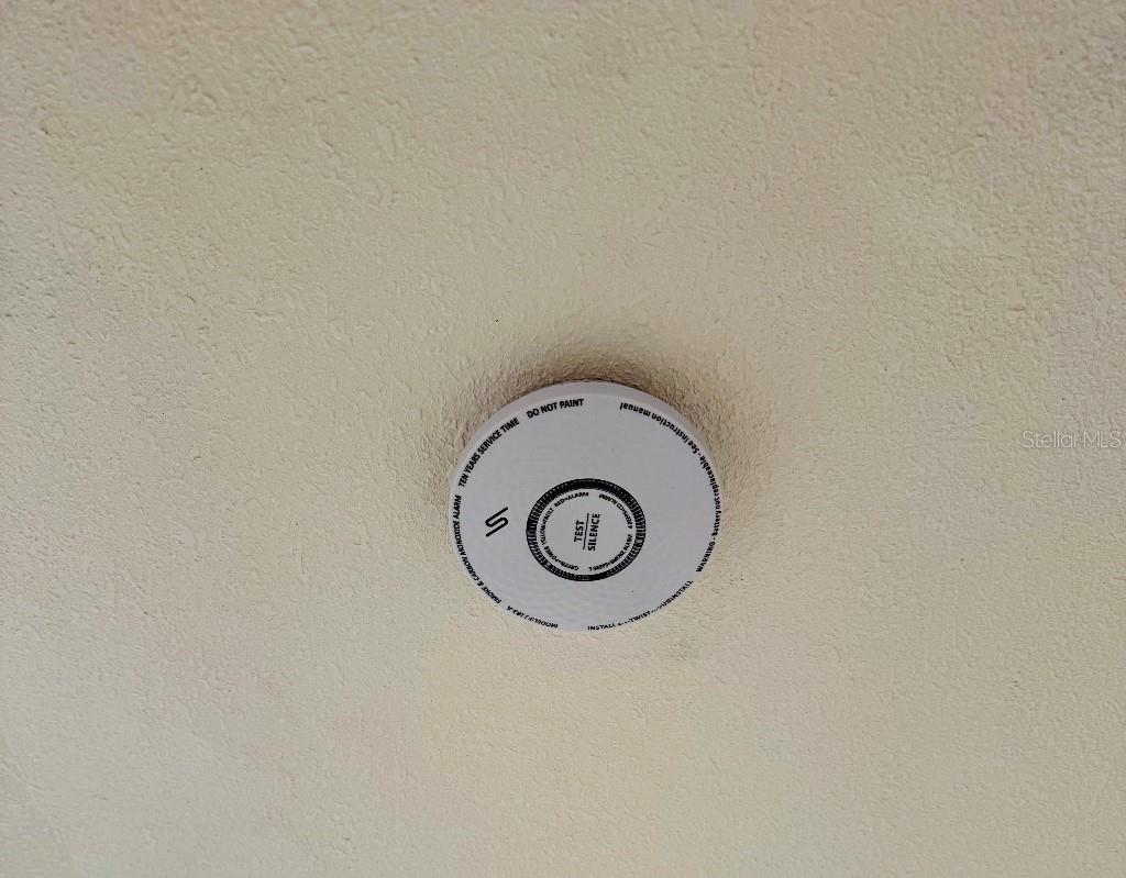 232 THOMAS AVE, FROSTPROOF, FL, 33843