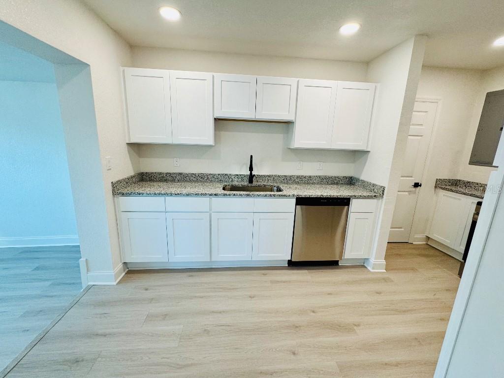 232 THOMAS AVE, FROSTPROOF, FL, 33843