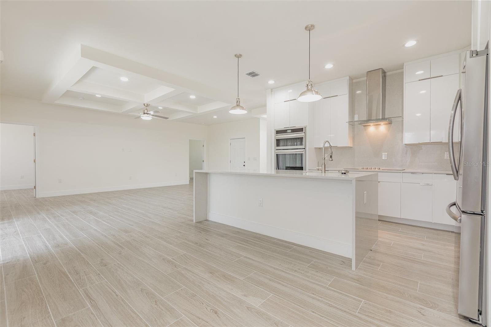 15833 ALDAMA CIR, PORT CHARLOTTE, FL, 33981