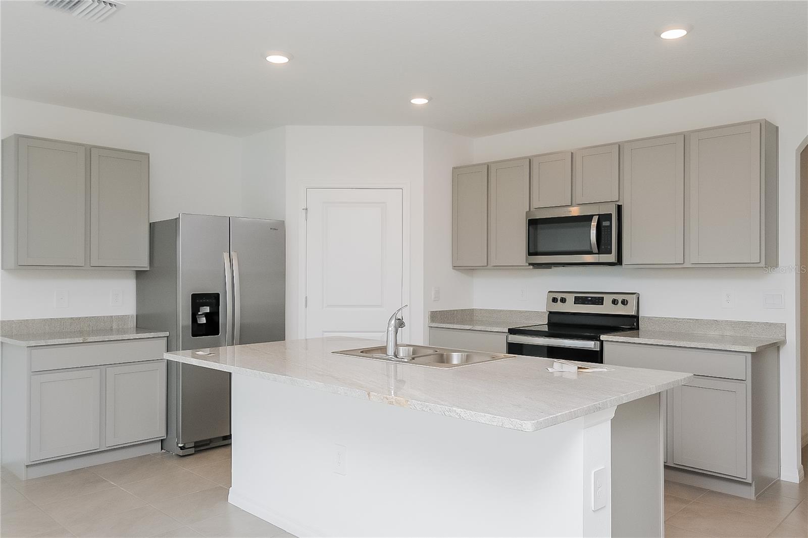 17235 RESERVA DR, BRADENTON, FL, 34211