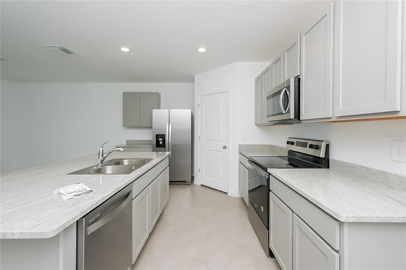 17235 RESERVA DR, BRADENTON, FL, 34211