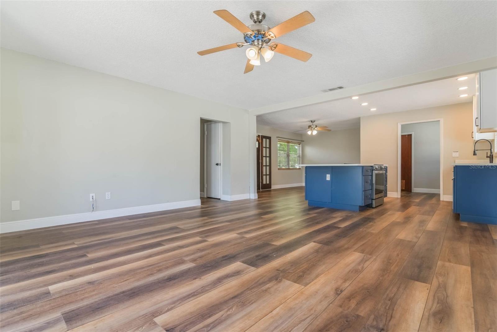 725 LAUREL WAY, CASSELBERRY, FL, 32707