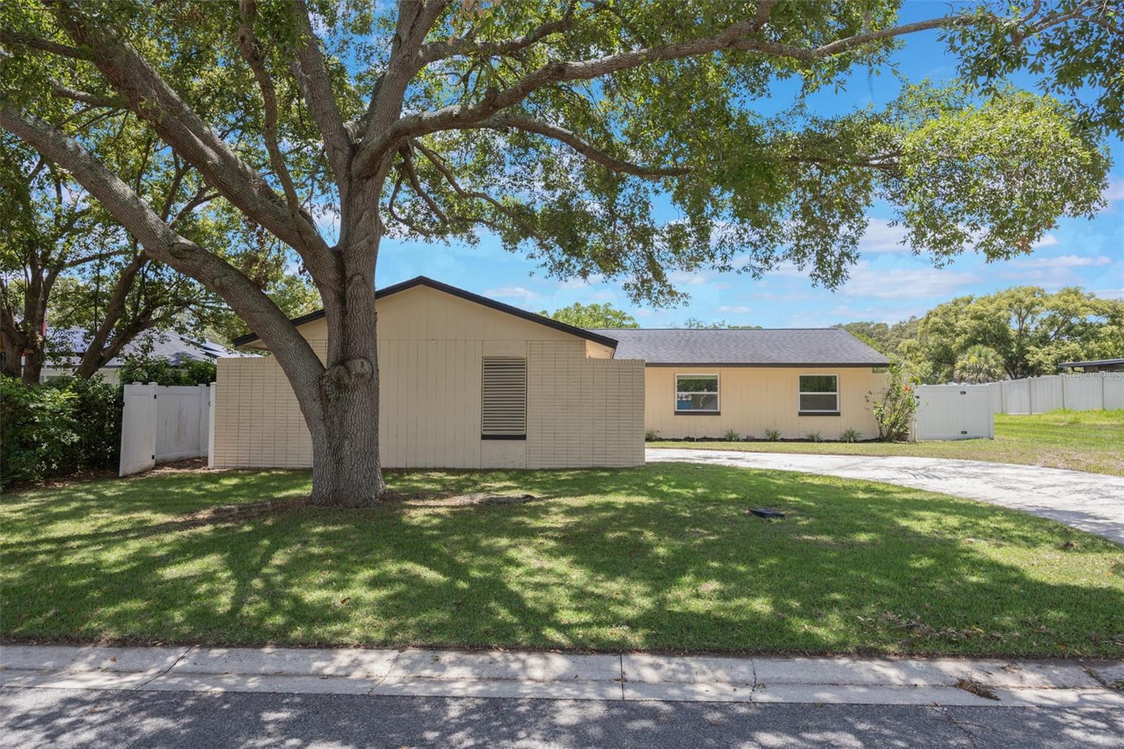 725 LAUREL WAY, CASSELBERRY, FL, 32707