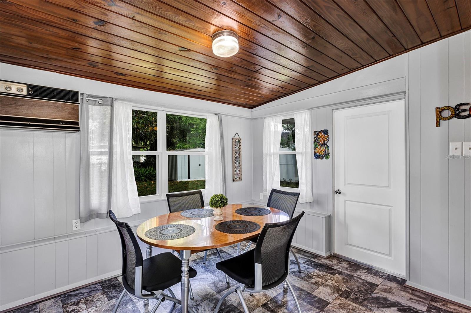 112 E COLEMAN CIR, SANFORD, FL, 32773