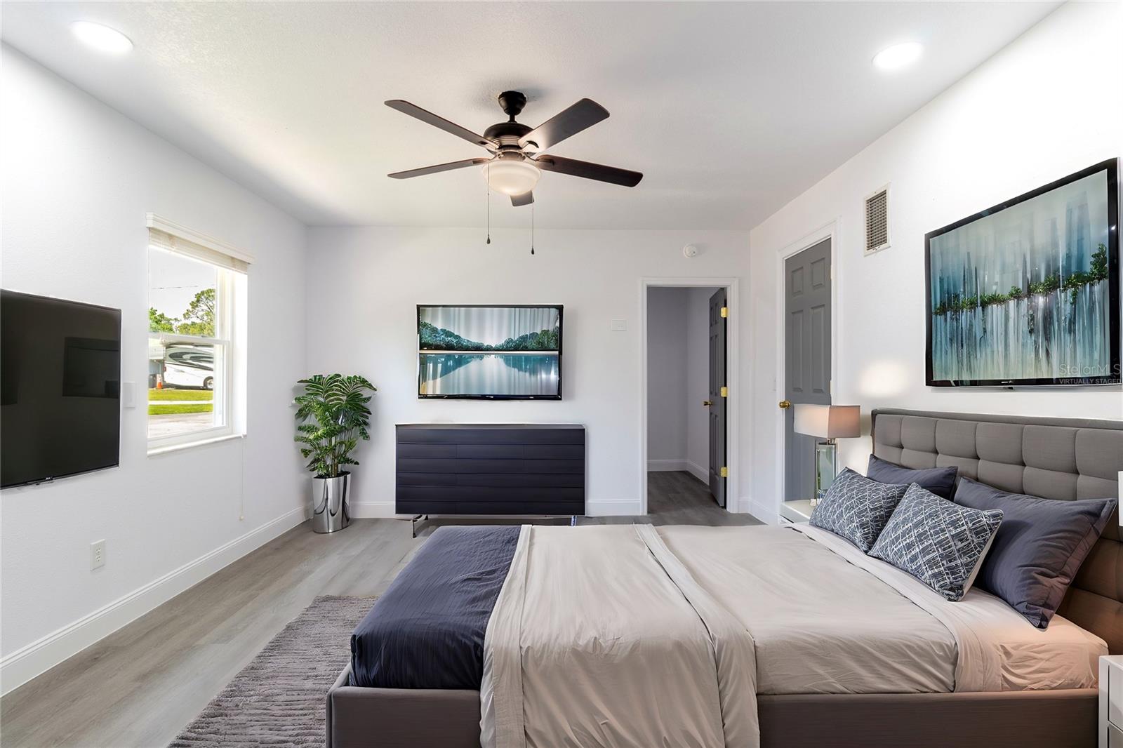 5101 VINSON DR, TAMPA, FL, 33610