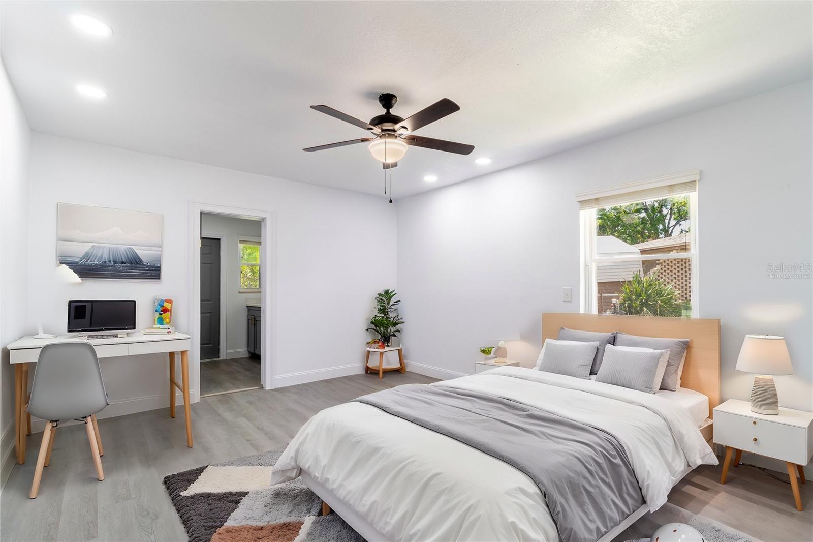 5101 VINSON DR, TAMPA, FL, 33610