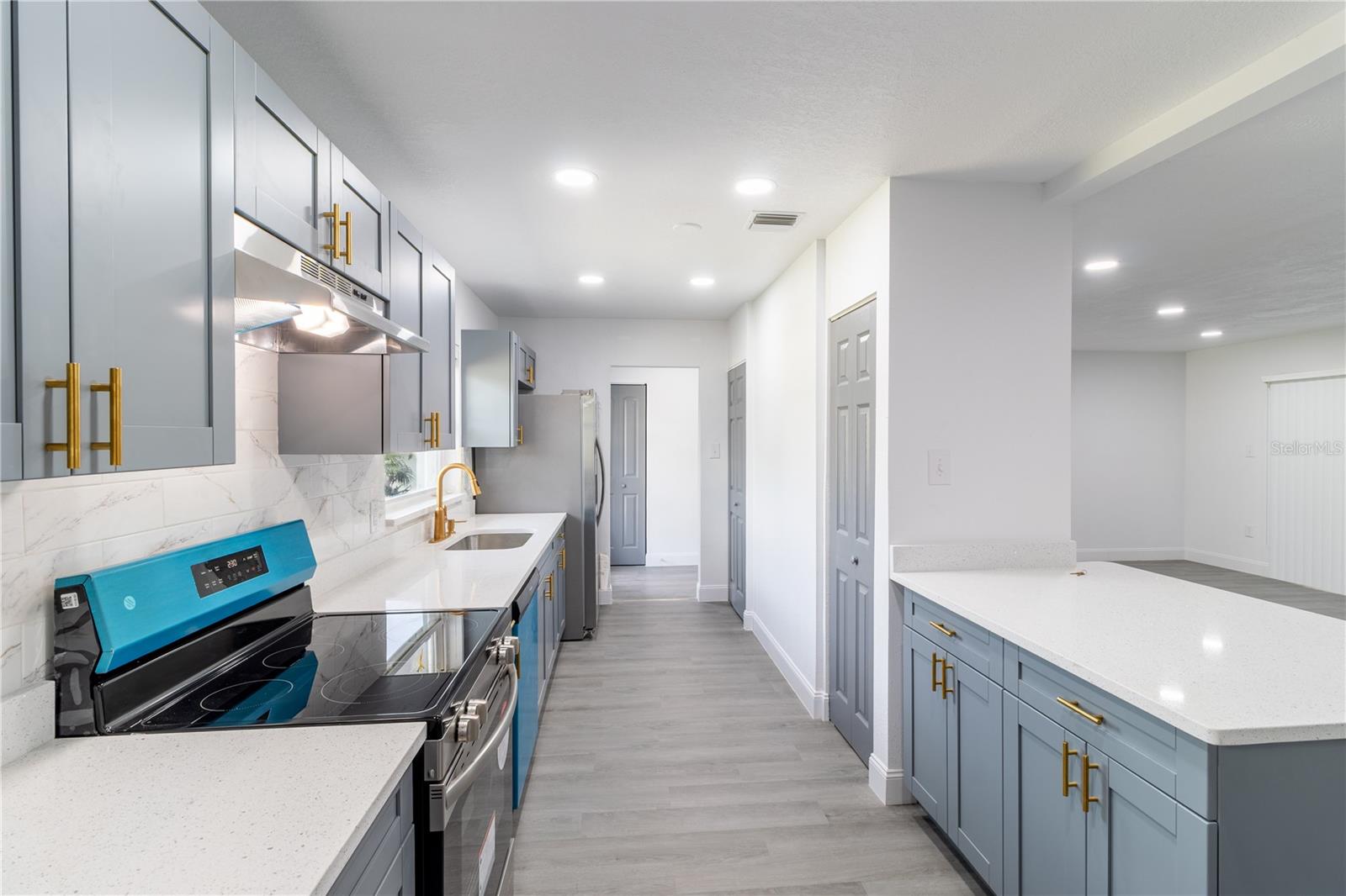 5101 VINSON DR, TAMPA, FL, 33610