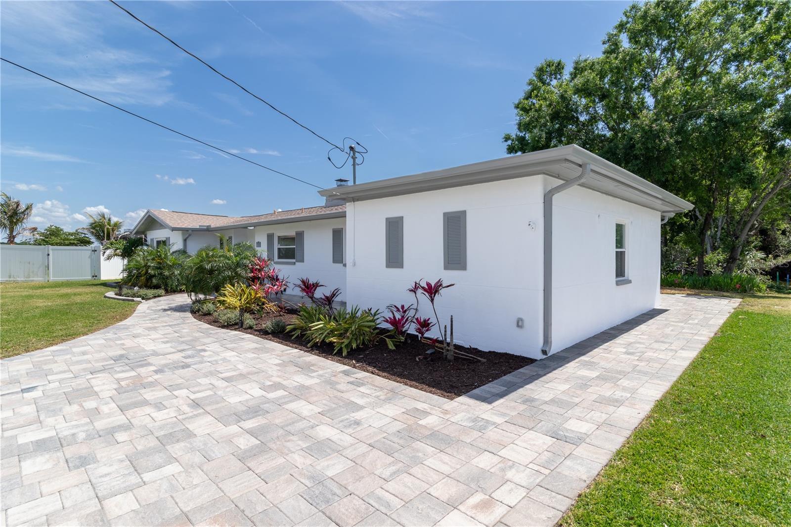 5101 VINSON DR, TAMPA, FL, 33610