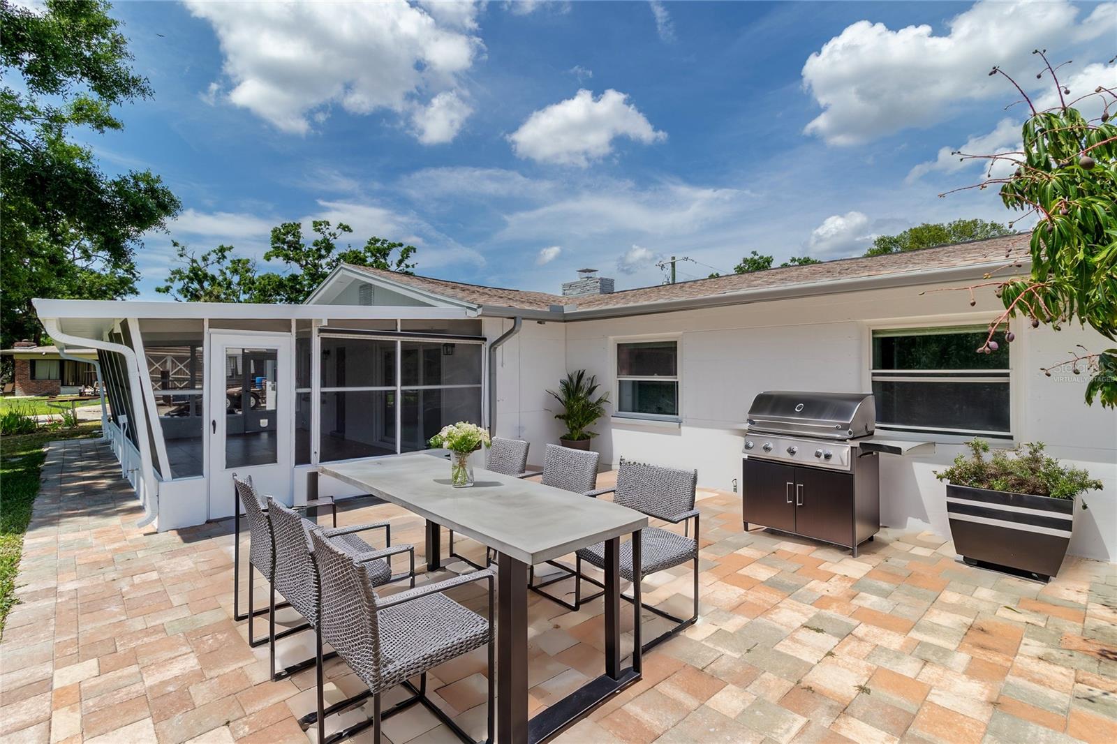 5101 VINSON DR, TAMPA, FL, 33610